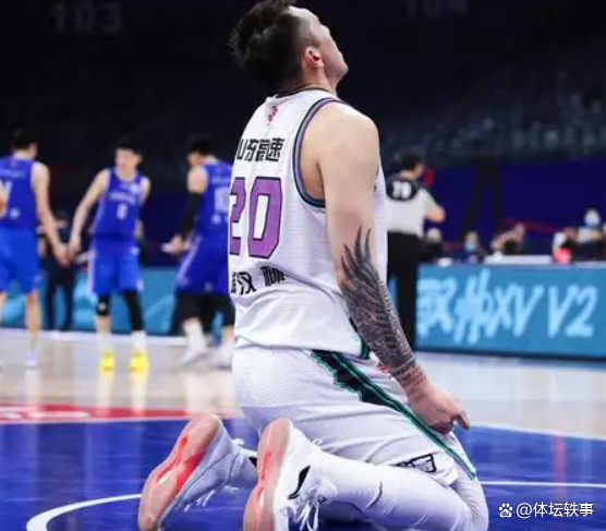 万元罚款, 几乎完美覆, 援吉伦沃特 万元罚款, 几乎完美覆, 援吉伦沃特